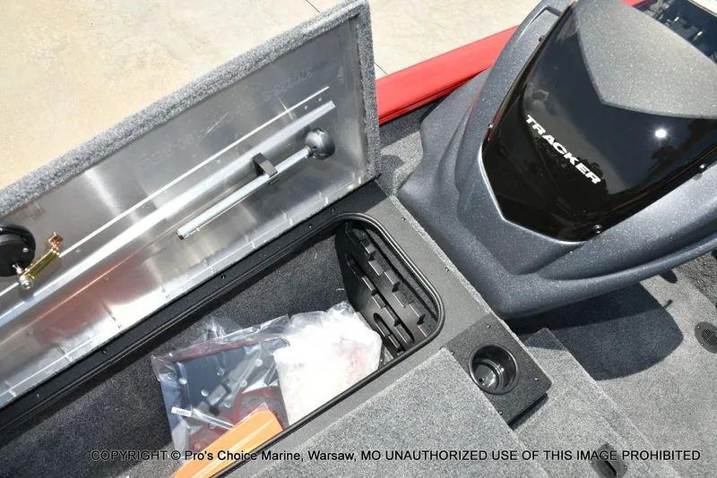 Slide: The Image of Tracker Pro Team 190 2026 - 58