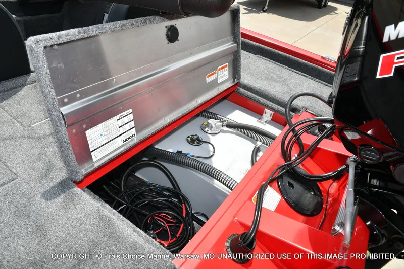 Slide: The Image of Tracker Pro Team 190 2026 - 65