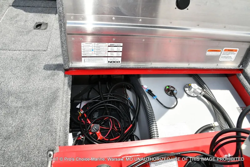 Slide: The Image of Tracker Pro Team 190 2026 - 66