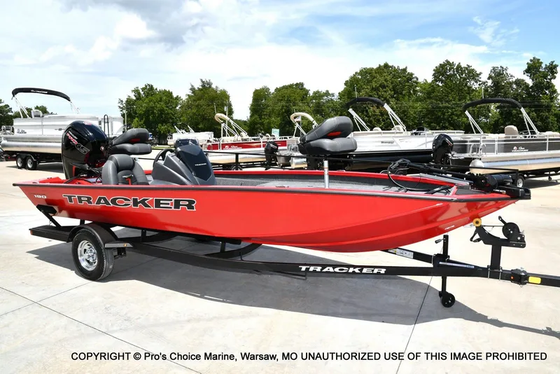 Slide: The Image of Tracker Pro Team 190 2026 - 69