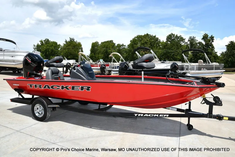 Slide: The Image of Tracker Pro Team 190 2026 - 72