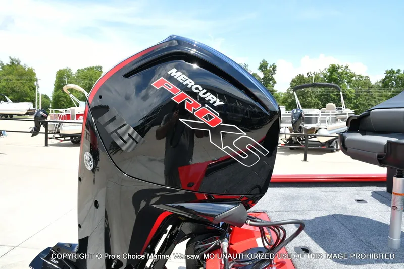 Slide: The Image of Tracker Pro Team 190 2026 - 78