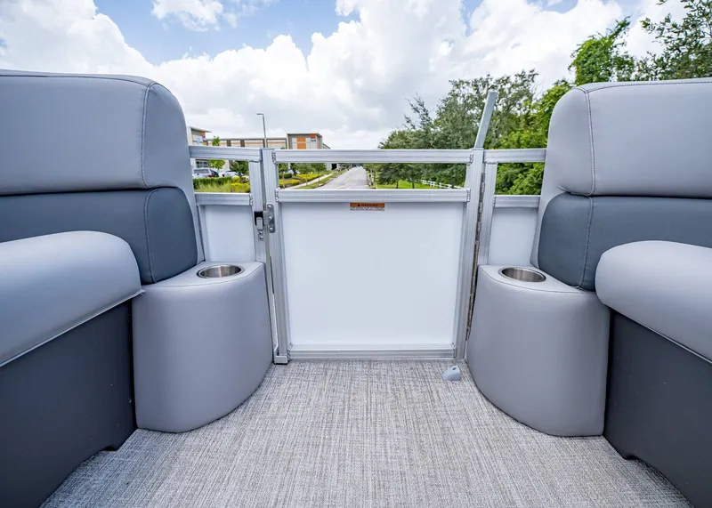 Slide: The Image of Tahoe SLT 23' Quad Lounge 2025 - 12