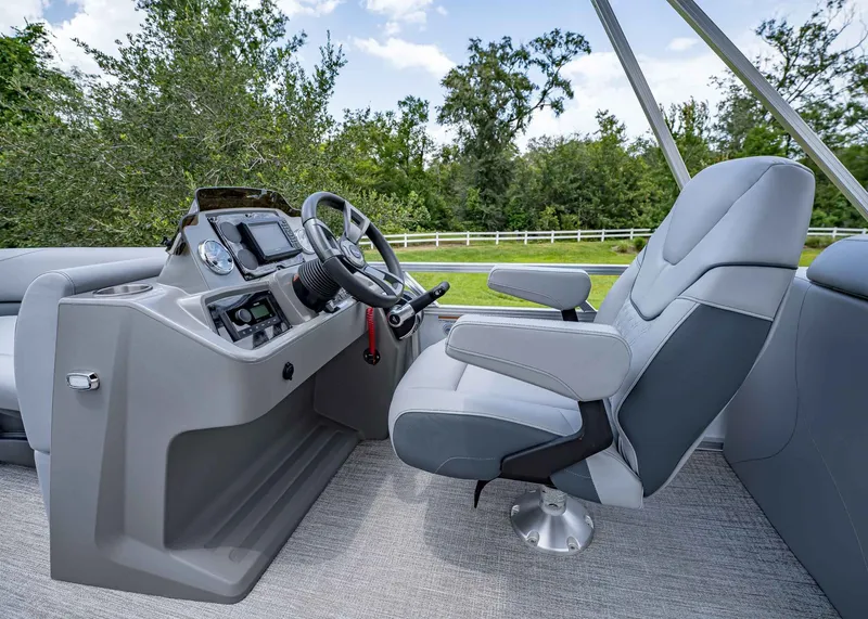 Slide: The Image of Tahoe SLT 23' Quad Lounge 2025 - 15