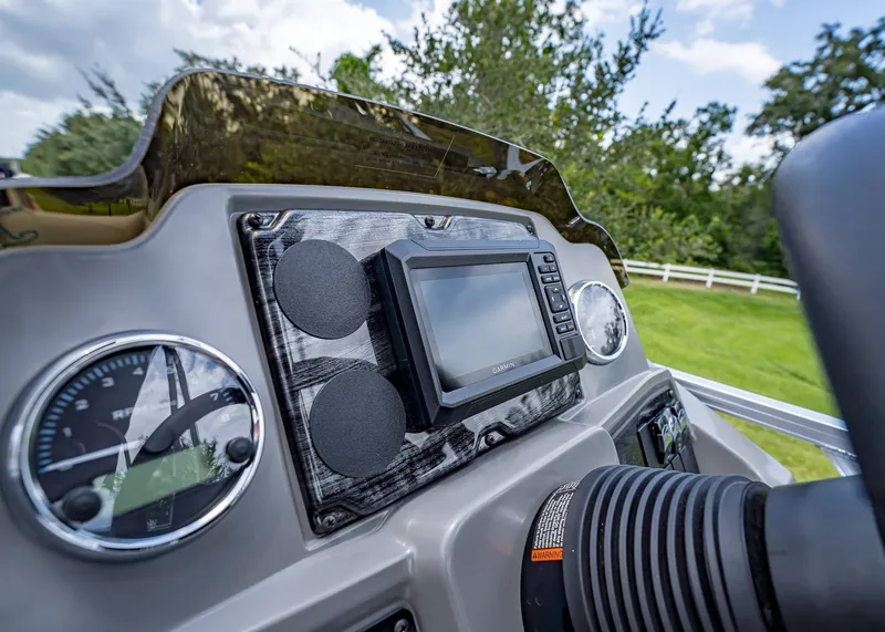 Slide: The Image of Tahoe SLT 23' Quad Lounge 2025 - 17