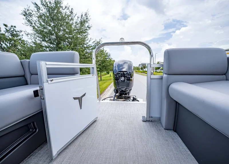 Slide: The Image of Tahoe SLT 23' Quad Lounge 2025 - 26