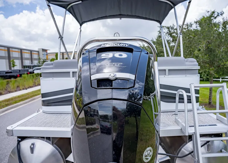 Slide: The Image of Tahoe SLT 23' Quad Lounge 2025 - 6