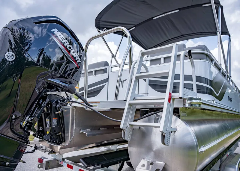 Slide: The Image of Tahoe SLT 23' Quad Lounge 2025 - 7