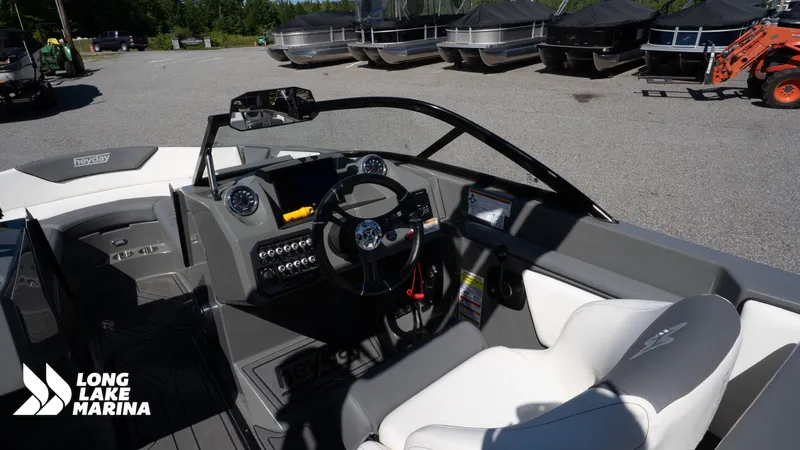 Slide: The Image of Heyday Wake Boats WT Surf 2023 - 18