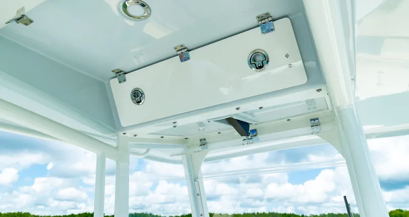 Slide: The Image of Cobia 240 CC 2026 - 22