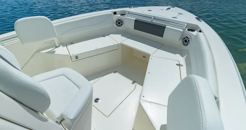 Slide: The Image of Cobia 240 CC 2026 - 10