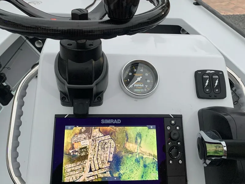 Slide: The Image of Maverick 17 HPX-V 2026 - 8