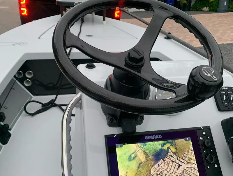 Slide: The Image of Maverick 17 HPX-V 2026 - 9