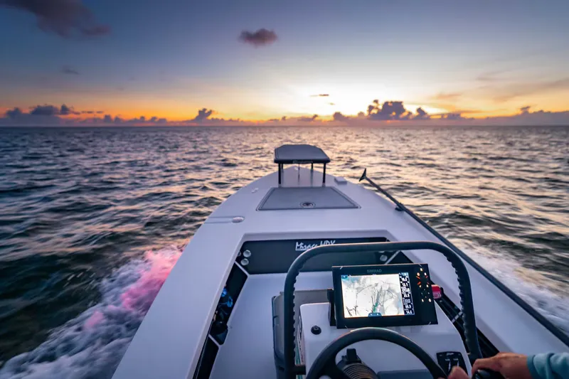 Slide: The Image of Maverick 17 HPX-V 2026 - 20