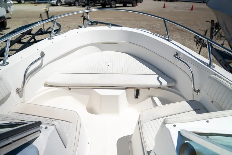 Slide: The Image of Boston Whaler 18 Ventura 2000 - 10