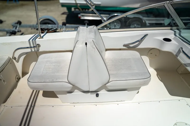 Slide: The Image of Boston Whaler 18 Ventura 2000 - 14