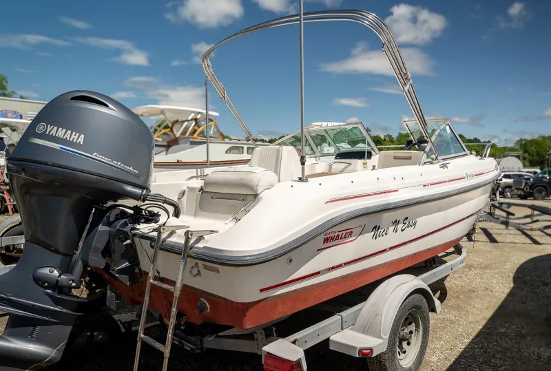 Slide: The Image of Boston Whaler 18 Ventura 2000 - 5
