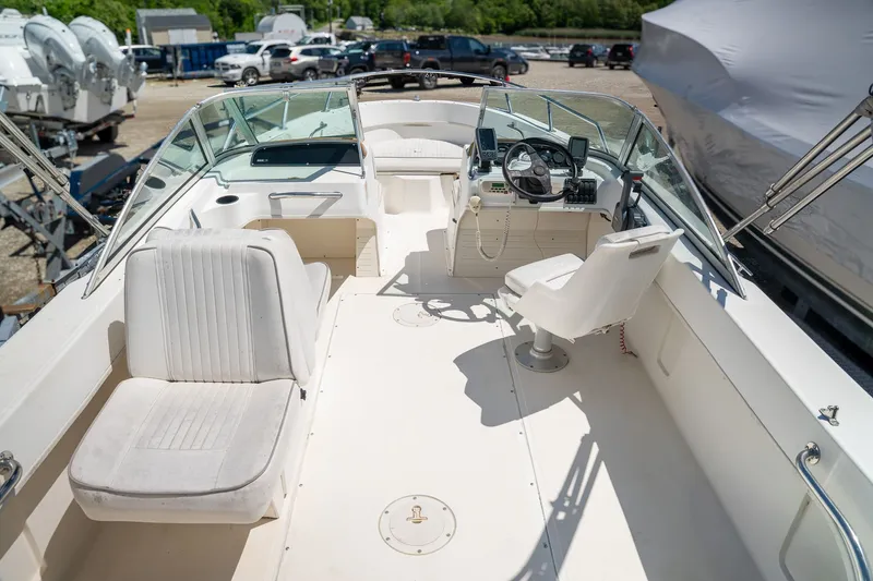 Slide: The Image of Boston Whaler 18 Ventura 2000 - 7