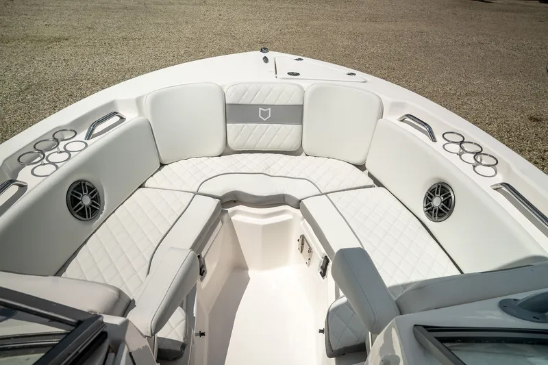 Slide: The Image of Sea Fox 228 Traveler 2026 - 12