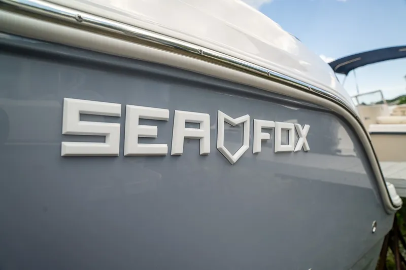 Slide: The Image of Sea Fox 228 Traveler 2026 - 4