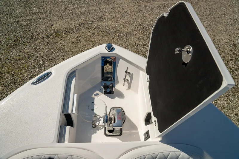 Slide: The Image of Sea Fox 248 Commander 2026 - 12