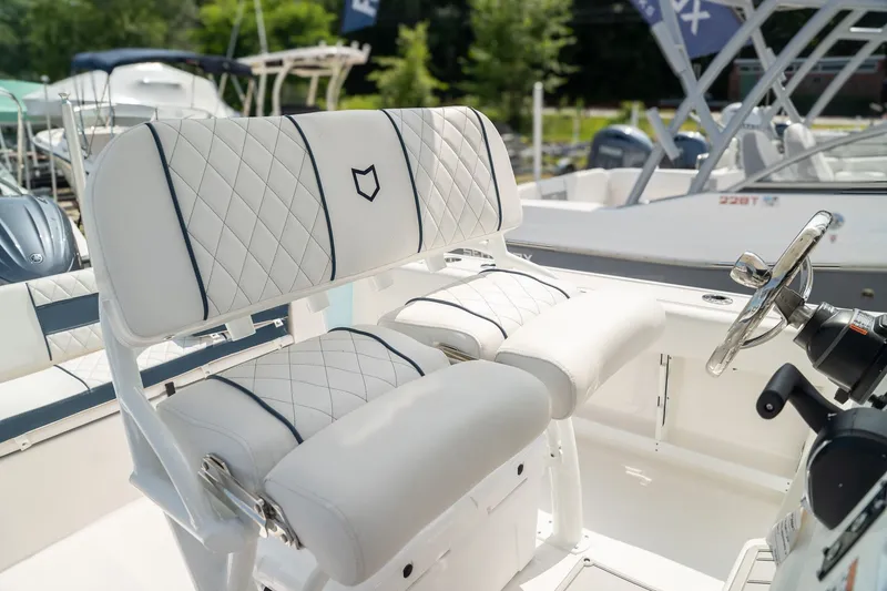 Slide: The Image of Sea Fox 248 Commander 2026 - 14