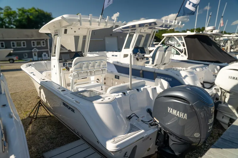 Slide: The Image of Sea Fox 248 Commander 2026 - 6