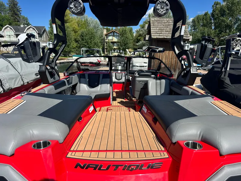 Slide: The Image of Nautique G23 2020 - 5