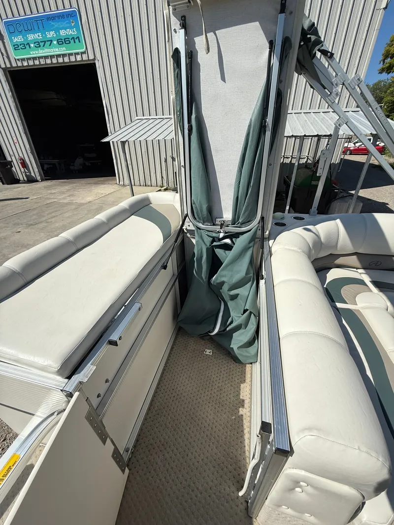 Slide: The Image of Avalon Paradise 2007 - 14