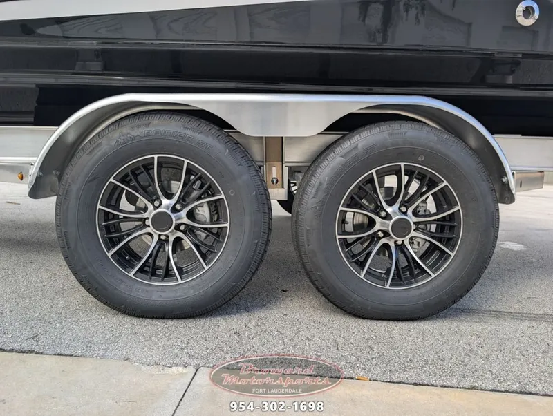 Slide: The Image of Scarab SB235LX 2026 - 11