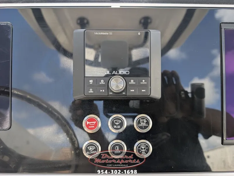 Slide: The Image of Scarab SB235LX 2026 - 20