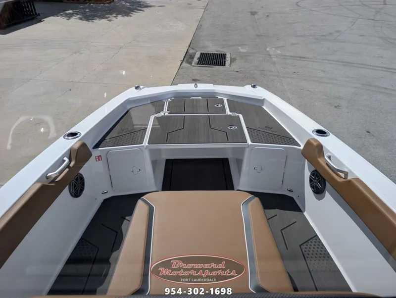 Slide: The Image of Scarab SB235LX 2026 - 23