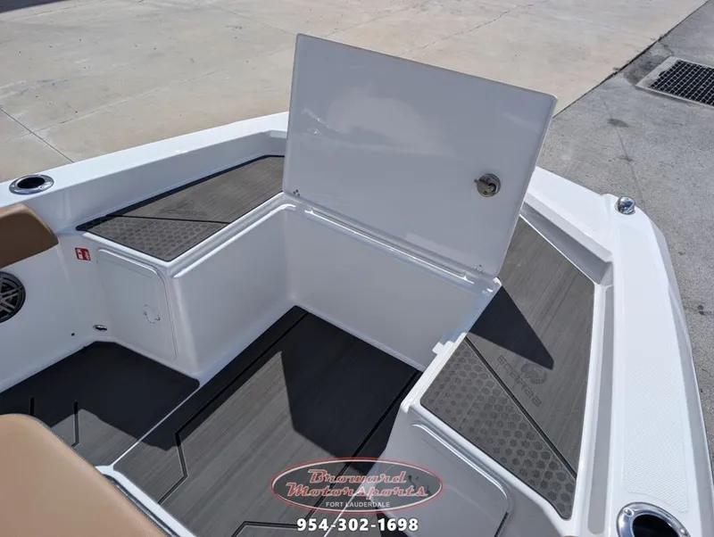 Slide: The Image of Scarab SB235LX 2026 - 27