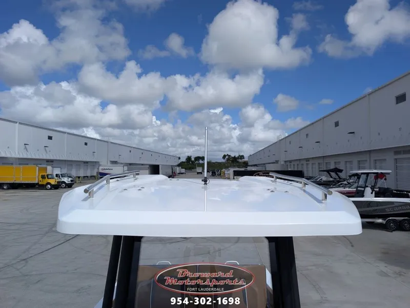 Slide: The Image of Scarab SB235LX 2026 - 33