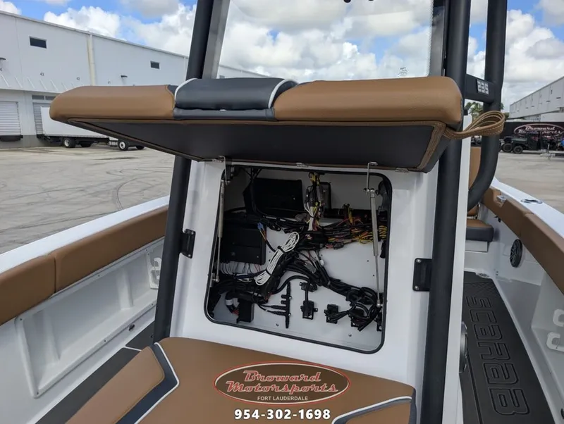 Slide: The Image of Scarab SB235LX 2026 - 34