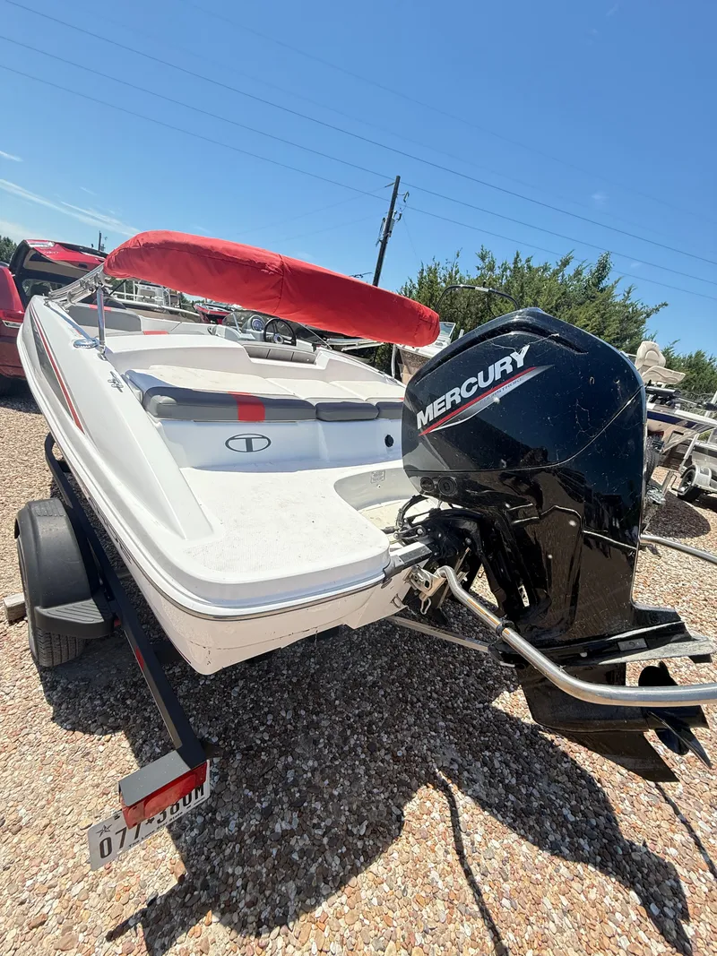 Slide: The Image of Tracker TAHOE T-16 2022 - 6