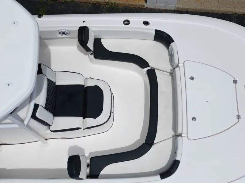 Slide: The Image of Tidewater 2700CB 2021 - 30