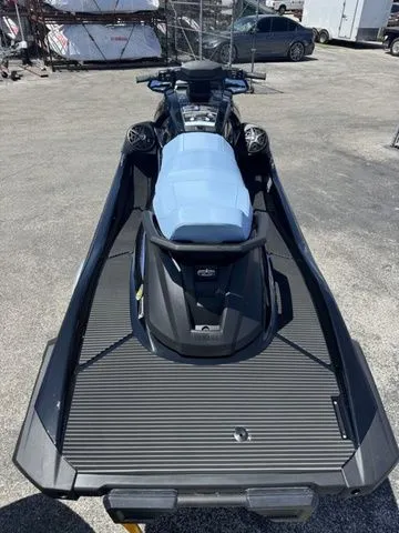 Slide: The Image of Yamaha VX Cruiser 2025 - 5