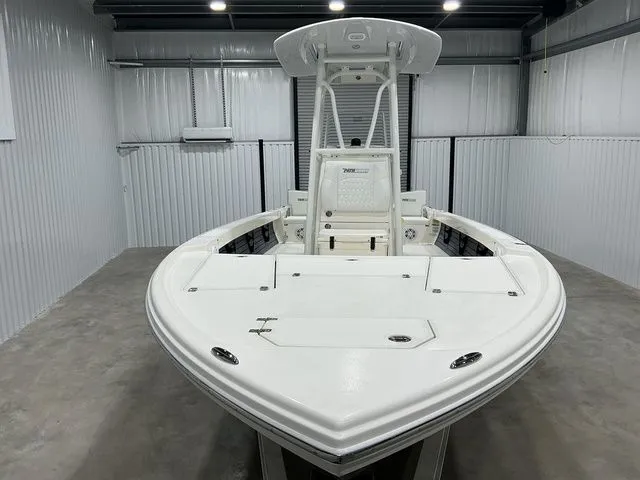 Slide: The Image of Pathfinder 2500 Hybrid 2026 - 14