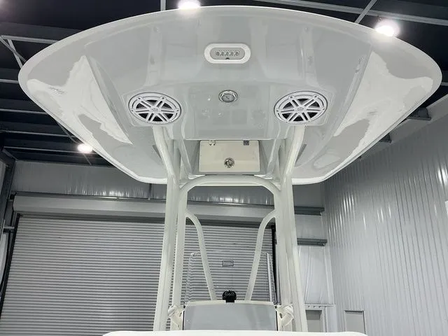 Slide: The Image of Pathfinder 2500 Hybrid 2026 - 18