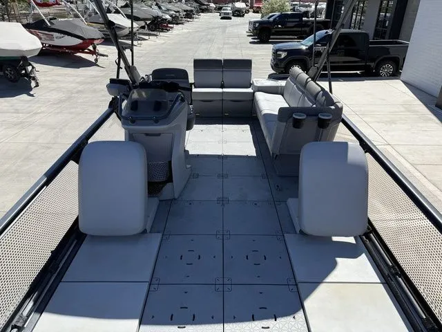 Slide: The Image of Sea-Doo Switch® Sport 21 - 230 hp 2022 - 10