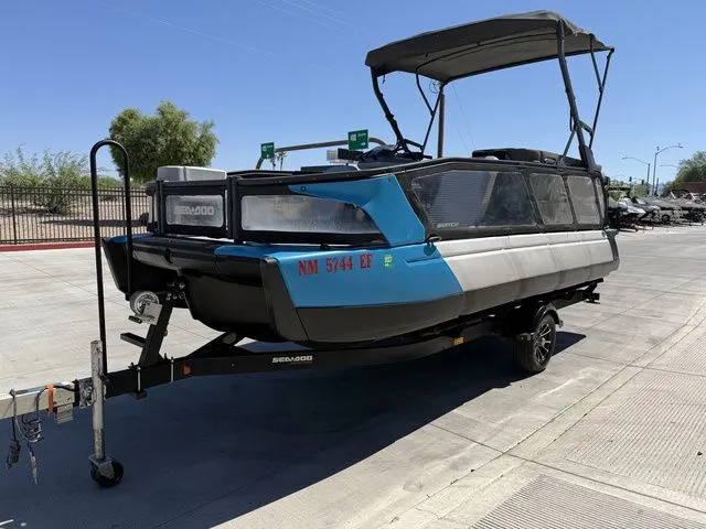 Slide: The Image of Sea-Doo Switch® Sport 21 - 230 hp 2022 - 4