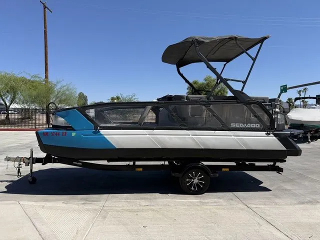 Slide: The Image of Sea-Doo Switch® Sport 21 - 230 hp 2022 - 5