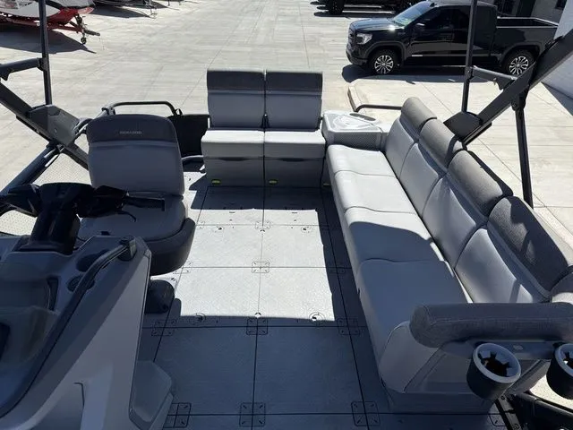 Slide: The Image of Sea-Doo Switch® Sport 21 - 230 hp 2022 - 9