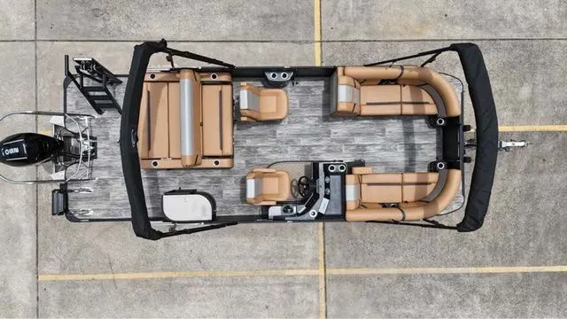 Slide: The Image of Crest Conquest 230 Tritoon W/250 2026 - 2