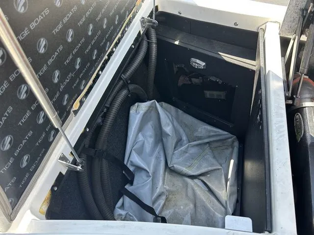 Slide: The Image of Tigé Z1 2014 - 15