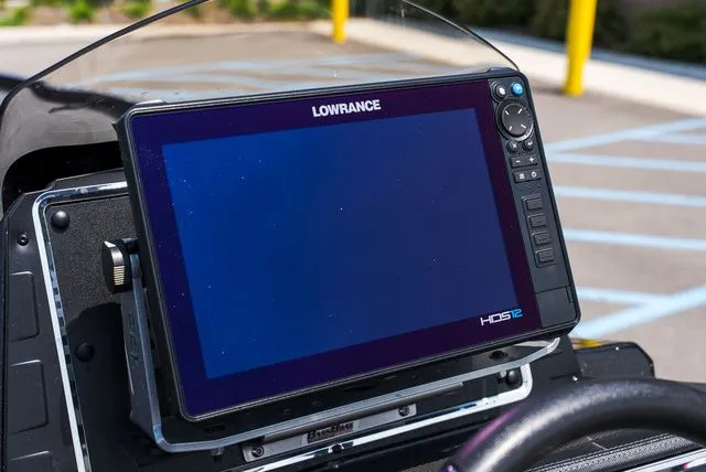 Slide: The Image of Ranger Z520R 2023 - 12