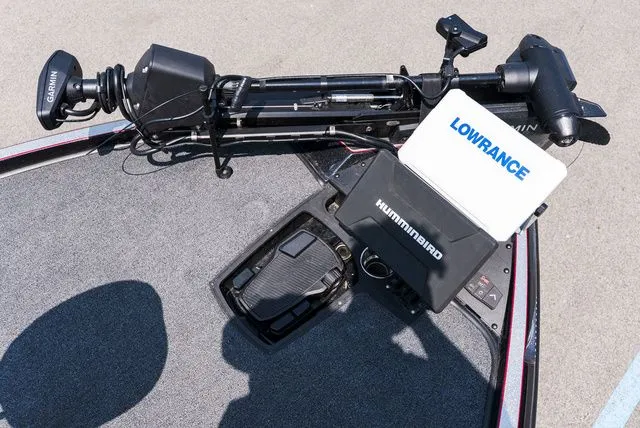 Slide: The Image of Ranger Z520R 2023 - 16