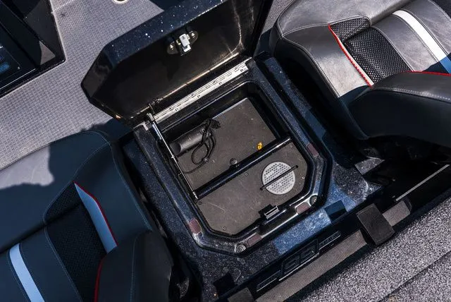 Slide: The Image of Ranger Z520R 2023 - 7