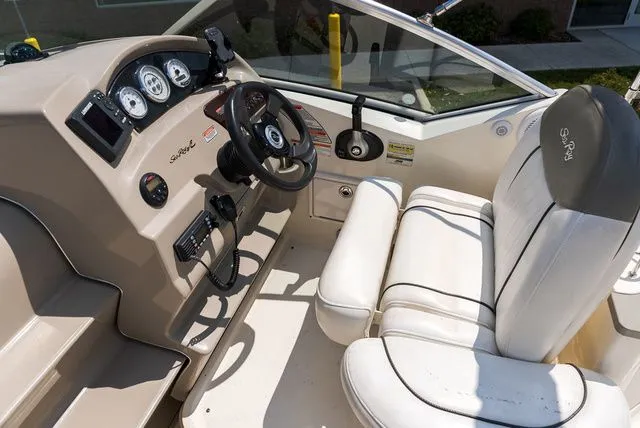 Slide: The Image of Sea Ray 240 Sundancer 2006 - 12